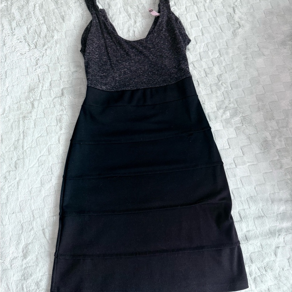 Black and Gray Sleeveless Dress